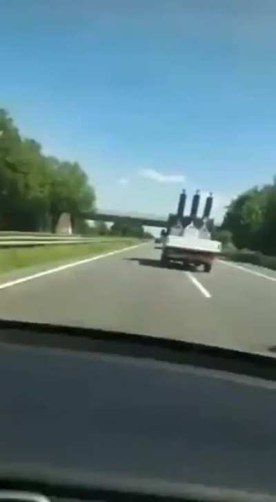 How tesla sees moving traffic lights