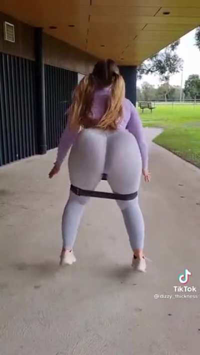 Is it just me or yall hypnotized by this too?
