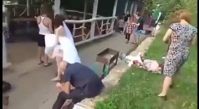 The most Russian wedding you'll see 🤣