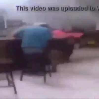 Manyaklık içerir