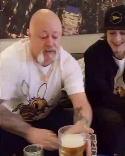 This is the type of grandpa I want to be
