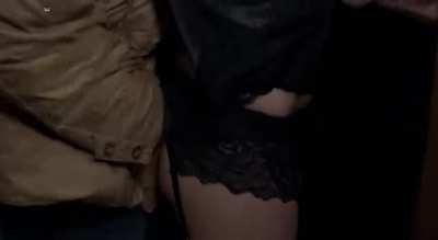 Estella Warren from behind plot in 