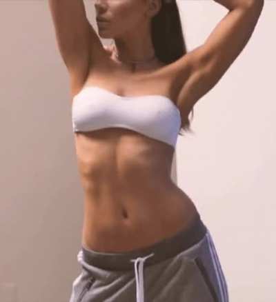 Kate Beckinsale looking fit af