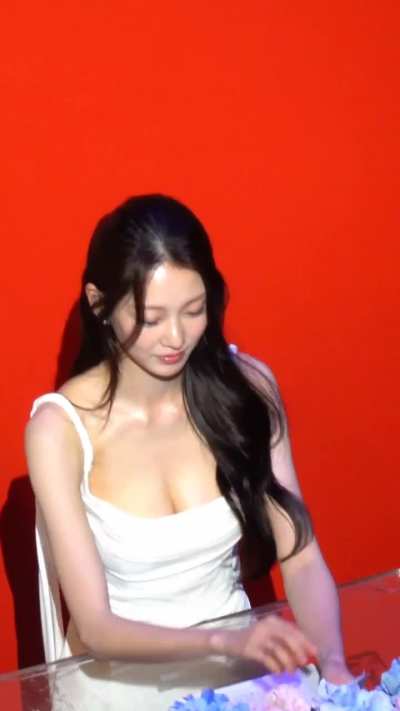 Gong Seung-yeon 