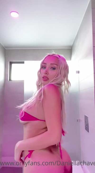 Daniella Bailando 2