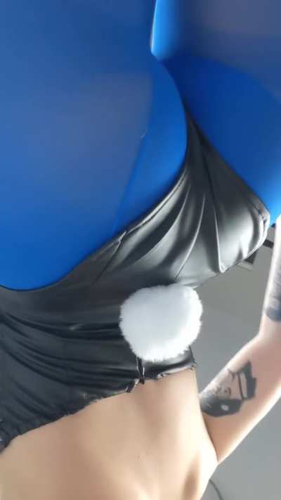 Bunny Bulma responds to Oolong's DM (Swee<wbr>thone<wbr>ybunn<wbr>yyy) [Dragon Ball]
