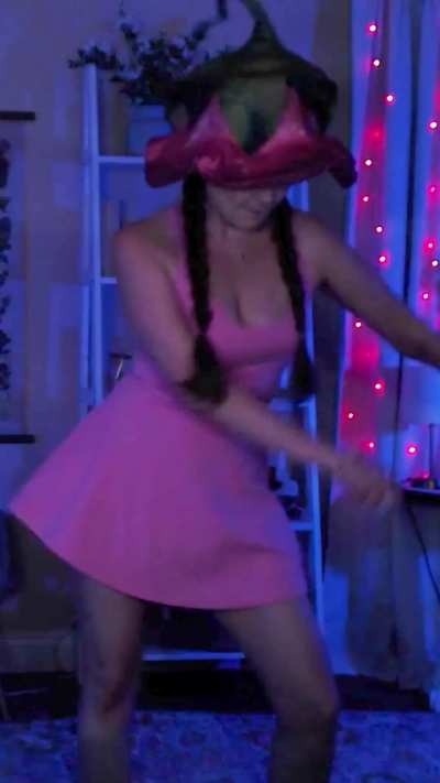 Darling jiggle slow mo
