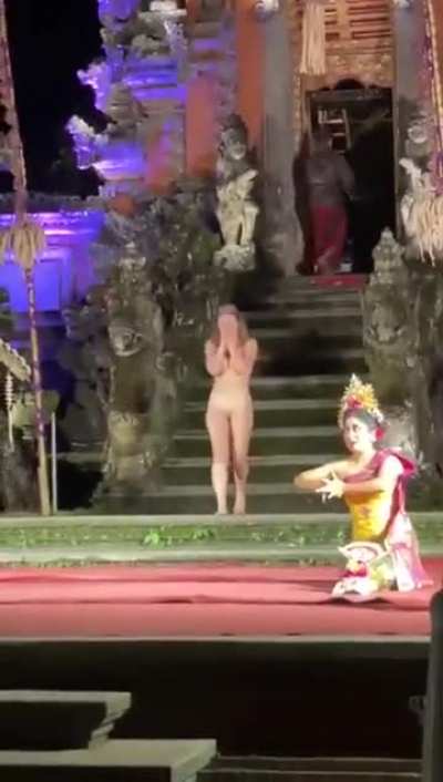 Visit the show in Bali,<wbr>

Ind<wbr>onesi<wbr>an prison sightseeing next!