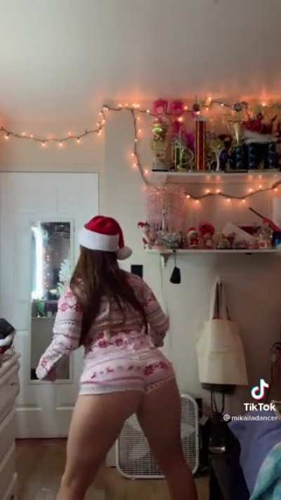 She knows how to twerk