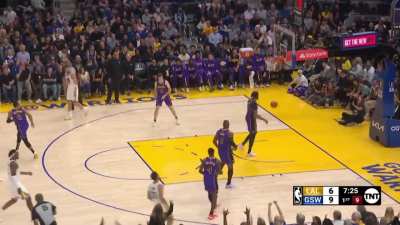 [Highlight] Steph with the Kobe fadeaway against Lonnie Walker