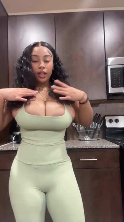 Jasmyn Aaliyah (@jas<wbr>mynna<wbr>aliya<wbr>h)