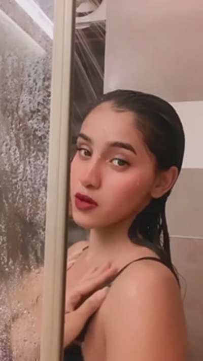How Hindu girls shower thinking of their Muslim boyfriend!!