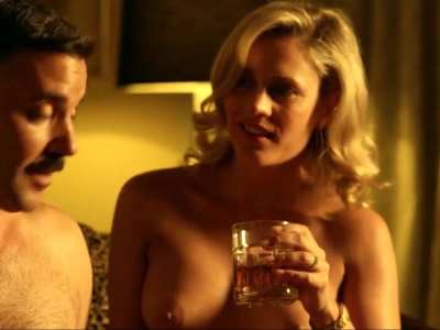 Lisi Linder shows her stunning Spanish Plots in Mar de plástico(S02 E05)