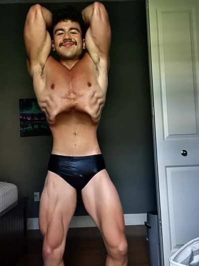4 days out, 5’6, 148lbs. Competing in classic for the first time, 2nd time MP