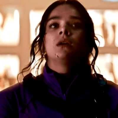 I want Hailee steinfeld to ride me like this