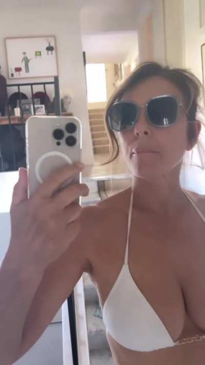 Elizabeth Hurley