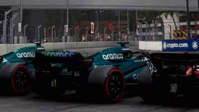 4 WIDE IN TO A CORNER, YES 4 WIDE
