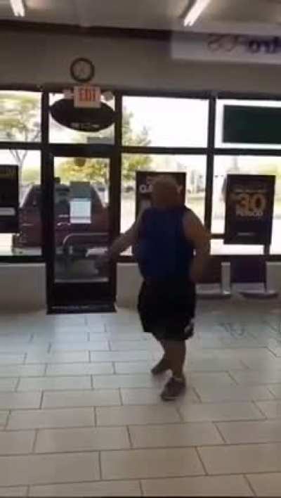 Humpty Dumpty loses his mind in a MetroPCS