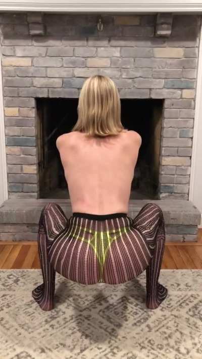 Doing some squats working out my 34y/o MIL[F] Butt