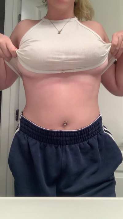 First titty drop🙈 how did I do? [OC]