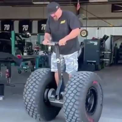 New series of ‘Pimp My Segway’ being made I see.
