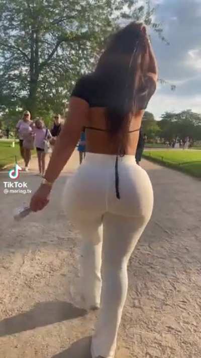 🧟‍♂️🍑