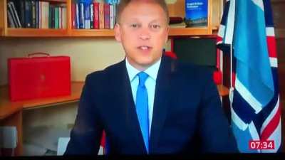 UK politician admits that the vaccine makes you more vulnerable to COVID