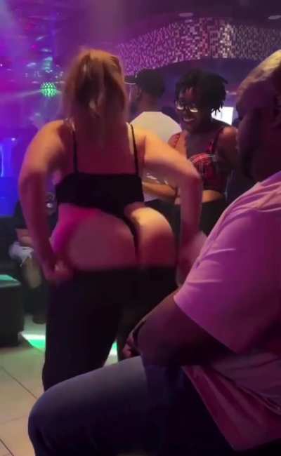 Super Bouncy 🍑