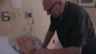 Man sings to his 93 year old dying wife