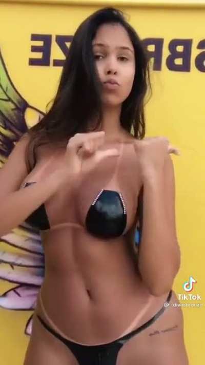 Strapless 😲