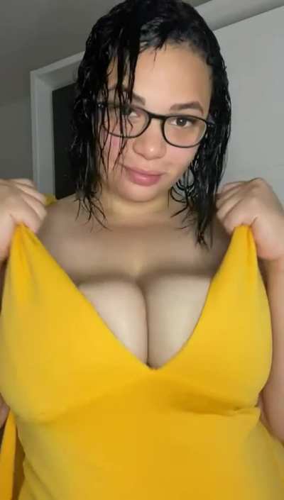 Hi to the 5 horny guys who will see this 🙈