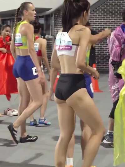 Hae-in Lee, Jae-young Ha, Joo-ha Kim & Seo-yoon Kim – South Korean relay team