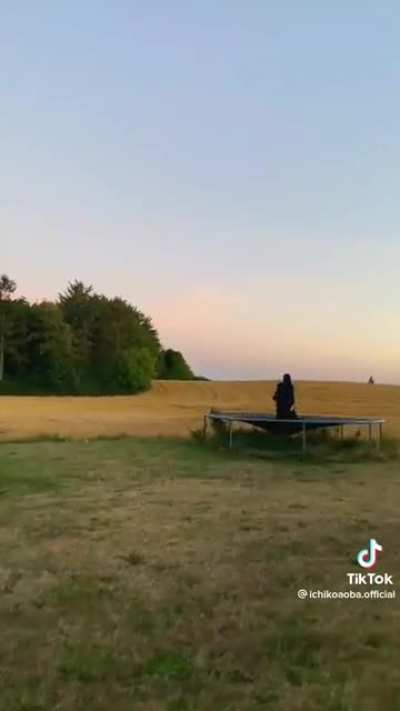 what song are they humming here? if the humming itself is a song then which?