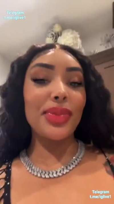 Her boobs give me life dawg I SWEAR🥴😅