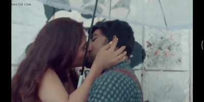 Nrha Khan caught Kissing a guy in publi<wbr>c🔥🔥🔥 Look how she's using her tongue 👅🔥🍑