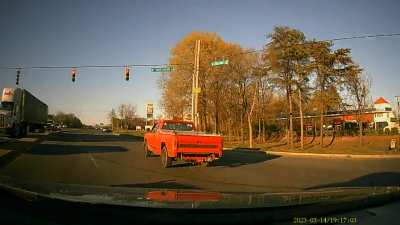Took me a few seconds to realize what happened.. I had my eye on the grey Audi thinking he was gonna try to squeeze in