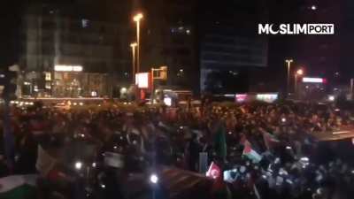 Bir şeyler yapmaya çalıştım. Epilepsi krizi geçirebilirsiniz.