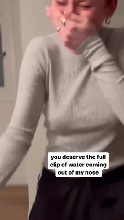 Madelaine wearing a grey top (via IG Story May 27th, 2023)