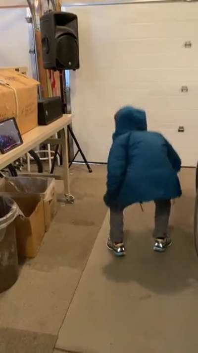 Tippy Tapping Thriller Dance (My Student With Non-verbal Autism and Down Syndrome)