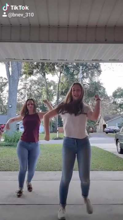 Mom Thicccccc!