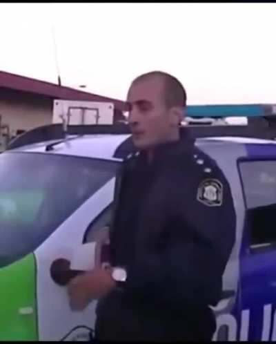 La policia maldita ya ha cobrado su nuevo sueldito