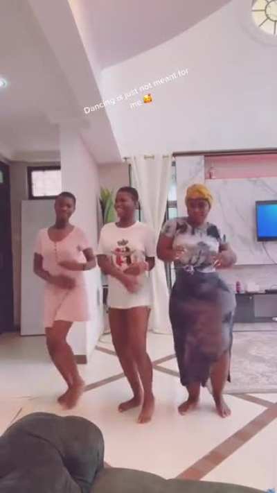 BIG BOOTY BOUNCING