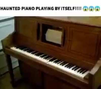 PIANO ASSOMBRADO ENCONTRADO NO INTERIOR DO PIAUI TOCA ELE MESMO