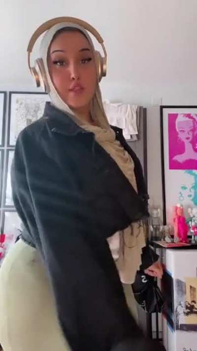 Hijabi