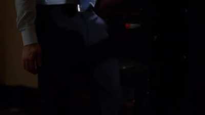 Olivia Munn Kicks a Man in the Balls in the Newsroom 2x5