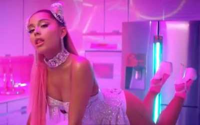 I want a rough makeout session with that slutty mouth 😍👅