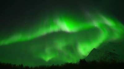 Real-time northern lights last night, Lyngen Alps, North Norway