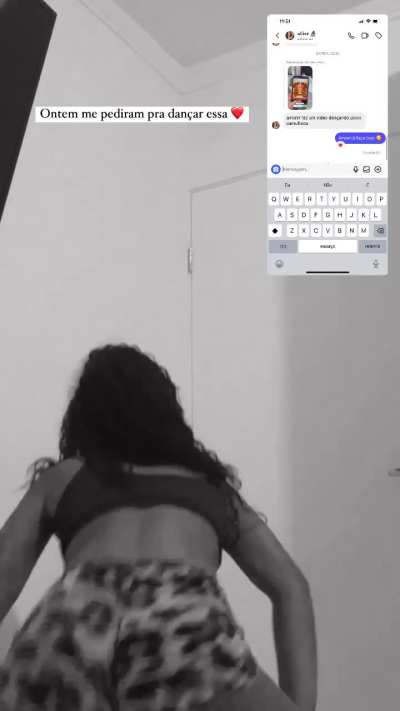 Twerking in black & white 