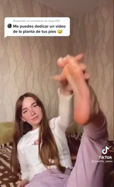 flashing her soles, wyd?