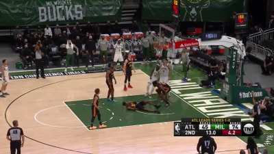 [Highlight] Jrue Holiday continues to make the Hawks look silly and makes two of them collide for the and-1